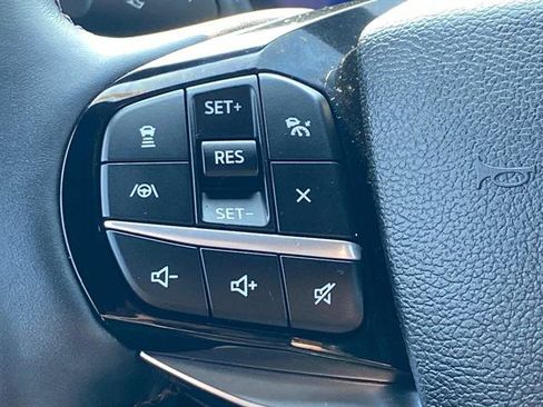 Certified 2022 Ford Explorer Platinum w/ Equipment Group 601A image 30