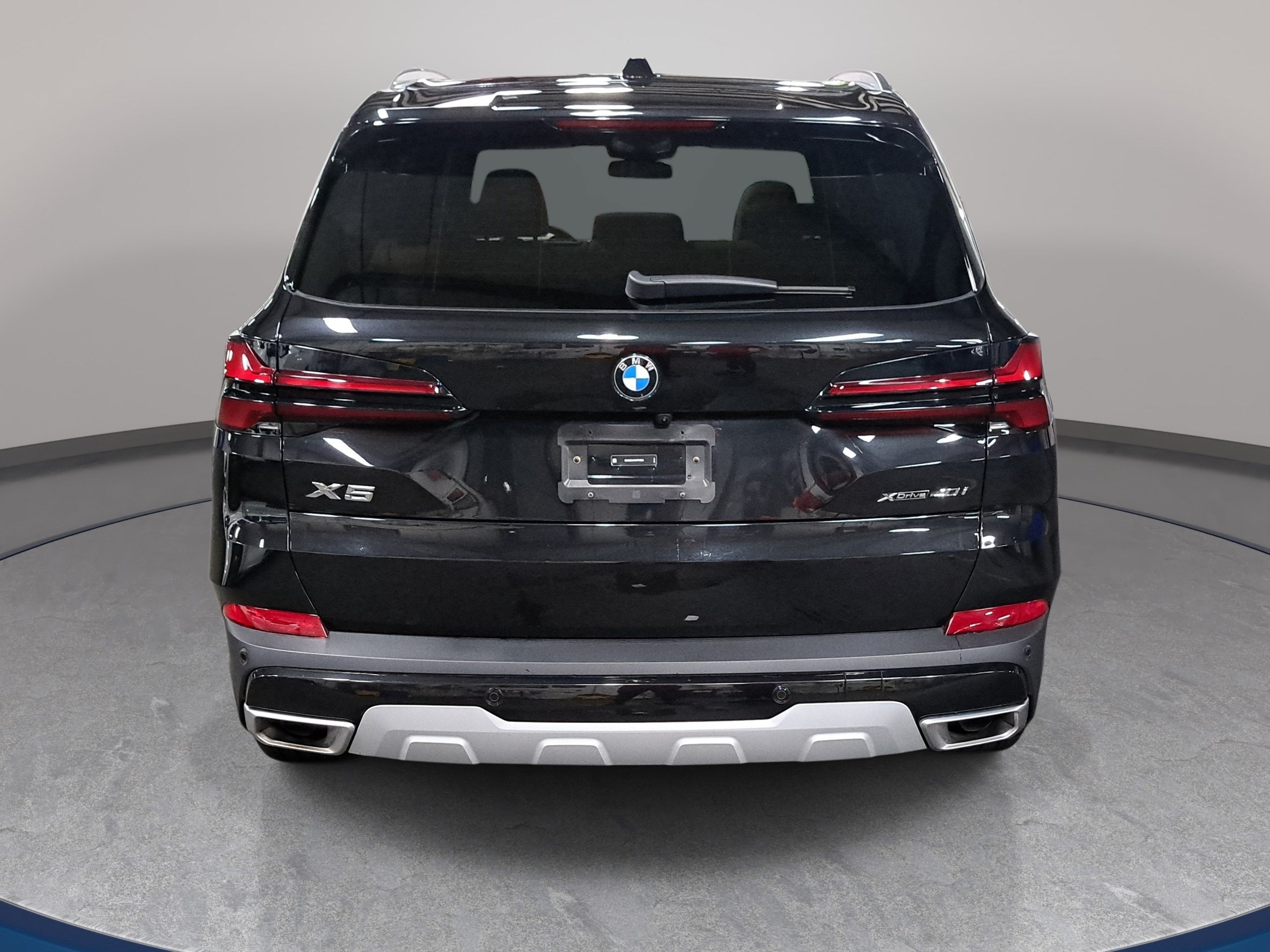 Certified 2024 BMW X5 xDrive40i w/ Parking Assistance Package AWD/4WD image 7