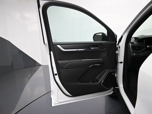 Certified 2025 GMC Acadia Elevation image 11