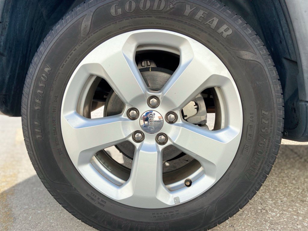 Used 2018 Jeep Compass Latitude w/ Popular Equipment Group AWD/4WD image 12