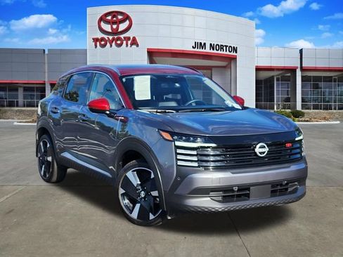 Used 2025 Nissan Kicks SR w/ SR Premium Package AWD/4WD image 1
