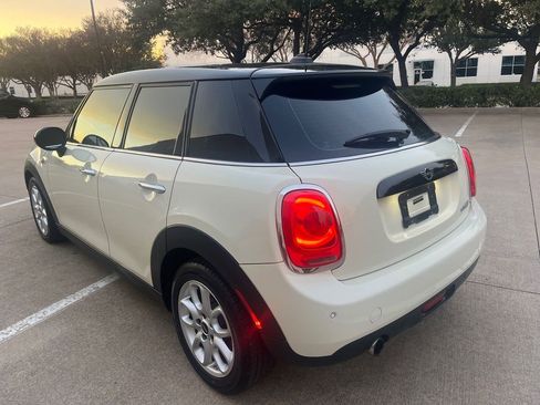 Used 2019 MINI Cooper 4-Door Hardtop image 7