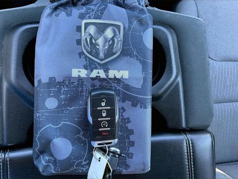 Used 2021 RAM 1500 Big Horn image 10