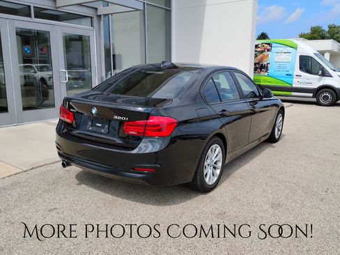 Used 2018 BMW 320i xDrive Sedan AWD/4WD image 3