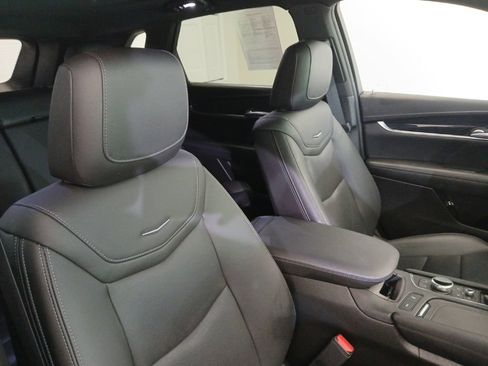 Certified 2024 Cadillac XT5 Premium Luxury AWD/4WD image 13