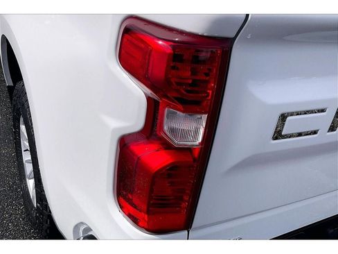 Used 2023 Chevrolet Silverado 1500 LT AWD/4WD image 29