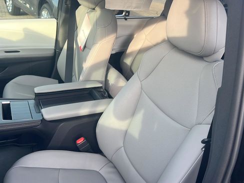 New 2026 Toyota Sienna XLE image 26