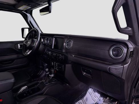 Used 2022 Jeep Wrangler Unlimited Sahara w/ Cold Weather Group image 28