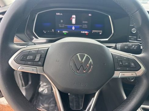 Used 2022 Volkswagen Jetta SE w/ Panoramic Sunroof Package FWD image 22