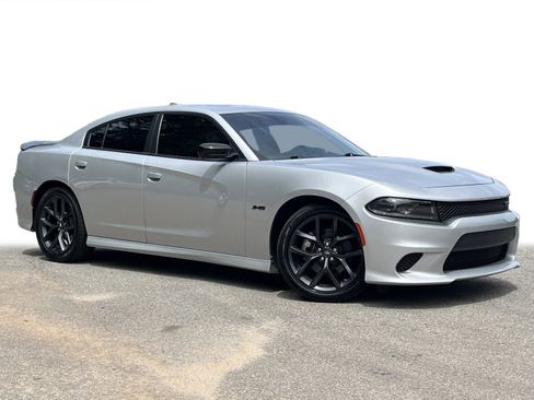 Used 2023 Dodge Charger R/T w/ Blacktop Package image 2