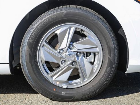 New 2026 Hyundai Elantra SE FWD image 12