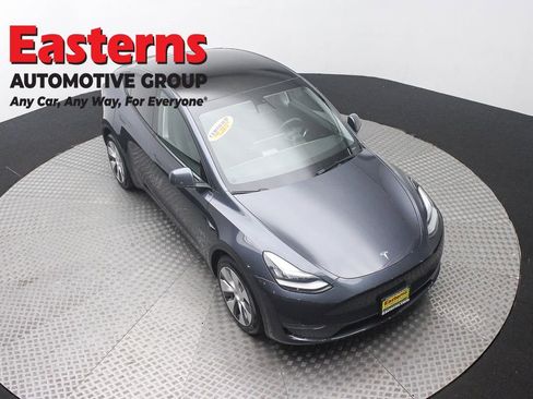 Used 2021 Tesla Model Y Long Range AWD/4WD image 3