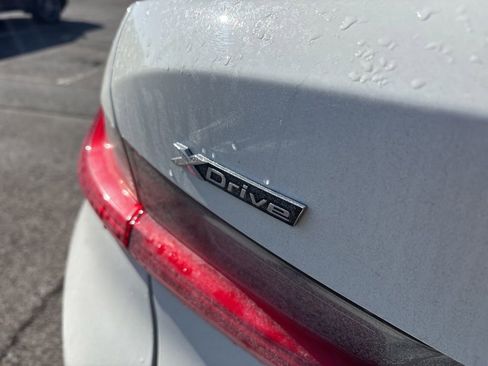 Used 2020 BMW 330i xDrive Sedan w/ Convenience Package image 4