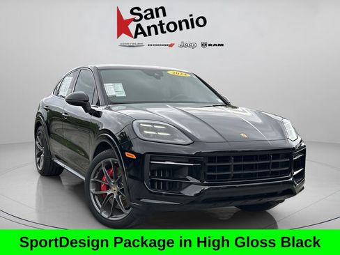 Used 2024 Porsche Cayenne S AWD/4WD image 2