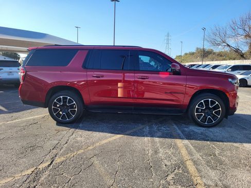 Used 2024 Chevrolet Suburban RST w/ Luxury Package image 2