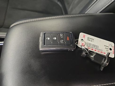 Used 2022 Jeep Grand Cherokee L Laredo AWD/4WD image 29