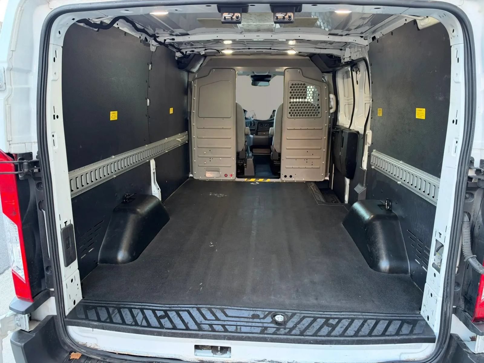 Used 2019 Ford Transit 250 130 Low Roof RWD image 4
