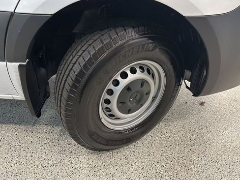 Used 2022 Mercedes-Benz Sprinter 1500 image 26