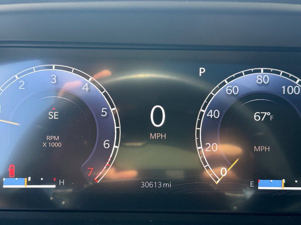 Used 2022 Jeep Grand Cherokee Overland w/ Luxury Tech Group IV RWD image 18