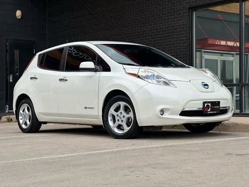 Used 2013 Nissan Leaf SV w/ LED & Quick Charge Pkg image 8