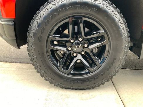 Used 2019 Chevrolet Silverado 1500 LT Trail Boss image 10