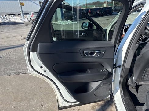 Certified 2024 Volvo XC60 B5 Plus image 30