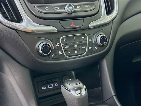 Used 2020 Chevrolet Equinox LT w/ Sport Edition image 22