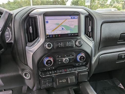 Used 2021 GMC Sierra 1500 SLT w/ SLT Convenience Package AWD/4WD image 25