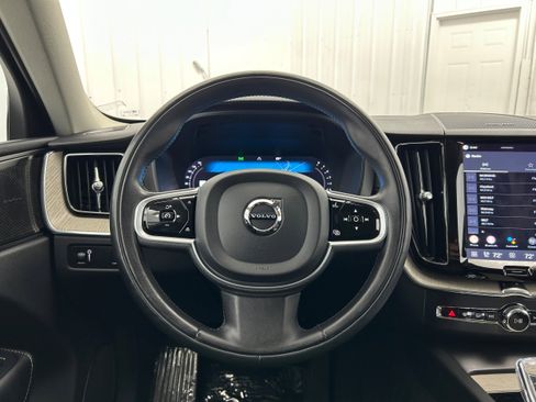 Used 2022 Volvo XC60 B5 Inscription w/ Climate Package AWD/4WD image 12