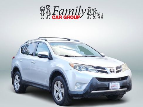 Used 2013 Toyota RAV4 XLE AWD/4WD image 2