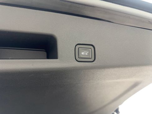 Used 2026 GMC Acadia Elevation w/ Elevation Premium Package FWD image 86