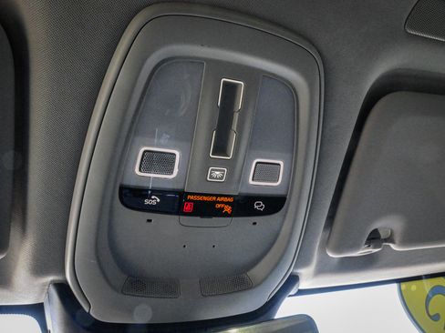 Used 2025 Volvo XC60 B5 Plus image 27