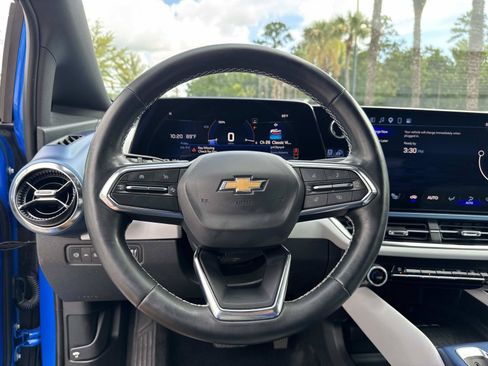 Used 2025 Chevrolet Equinox EV LT FWD image 15