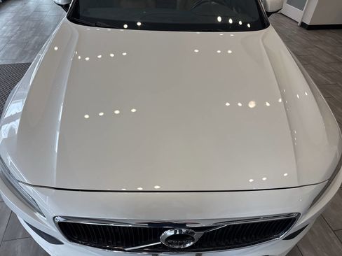 Used 2018 Volvo S90 T5 Momentum w/ Convenience Package image 11