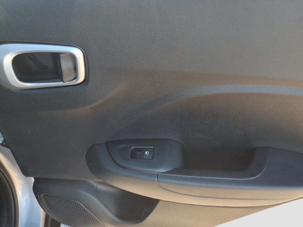 Used 2025 Hyundai Venue SEL FWD image 14
