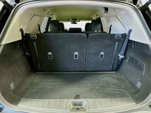 Used 2025 Nissan Pathfinder SV image 26