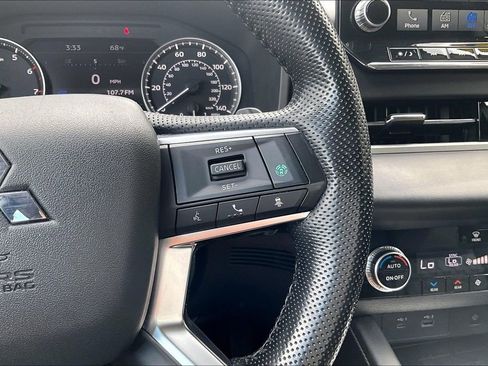 Used 2022 Mitsubishi Outlander SEL AWD/4WD image 18