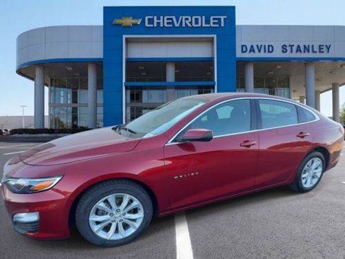 Used 2025 Chevrolet Malibu LT FWD image 4