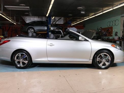 Used 2006 Toyota Solara SLE FWD image 2