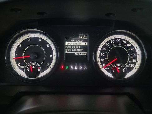 Used 2018 RAM 1500 Express RWD image 23
