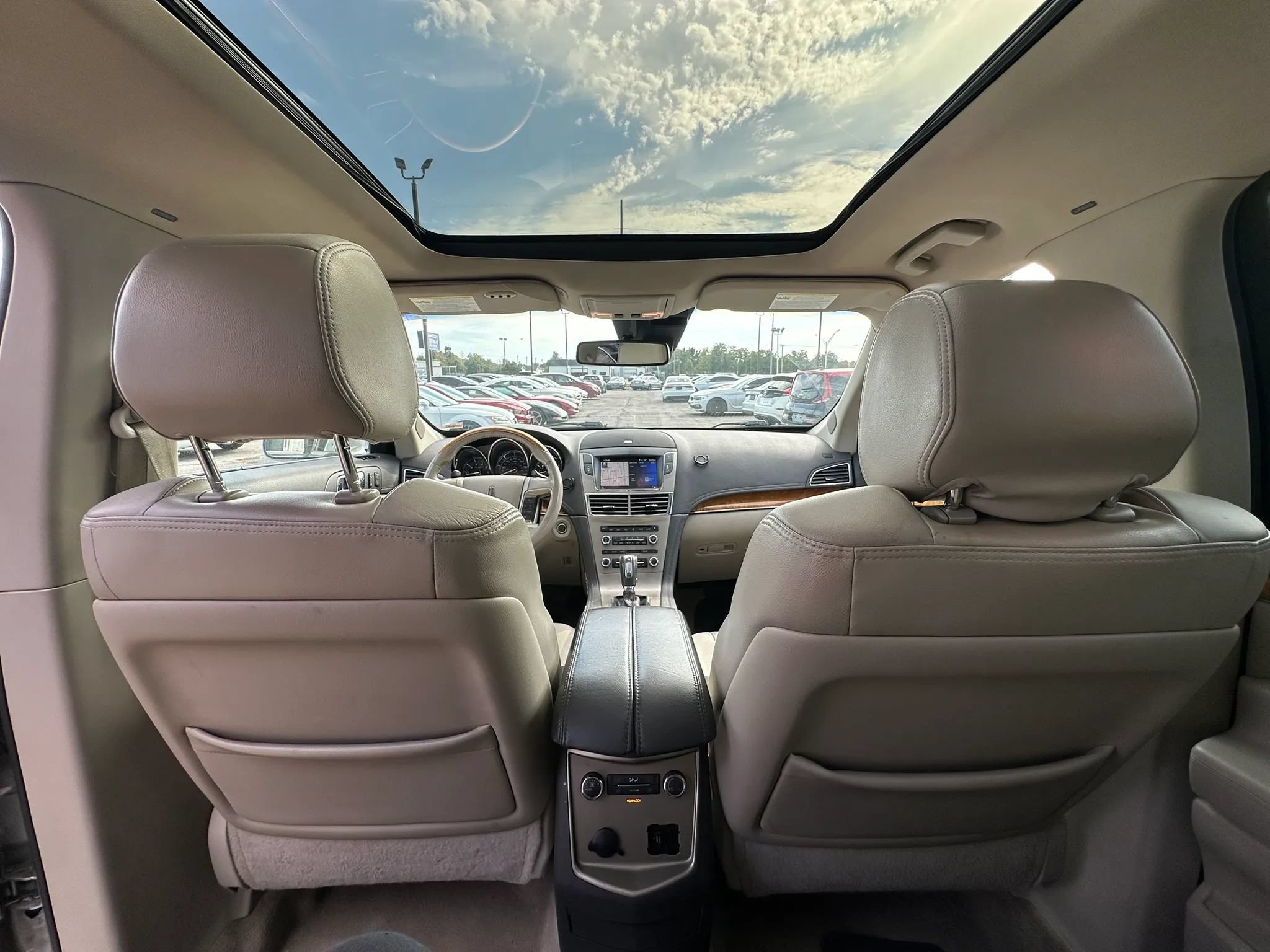 Used 2012 Lincoln MKT AWD image 15