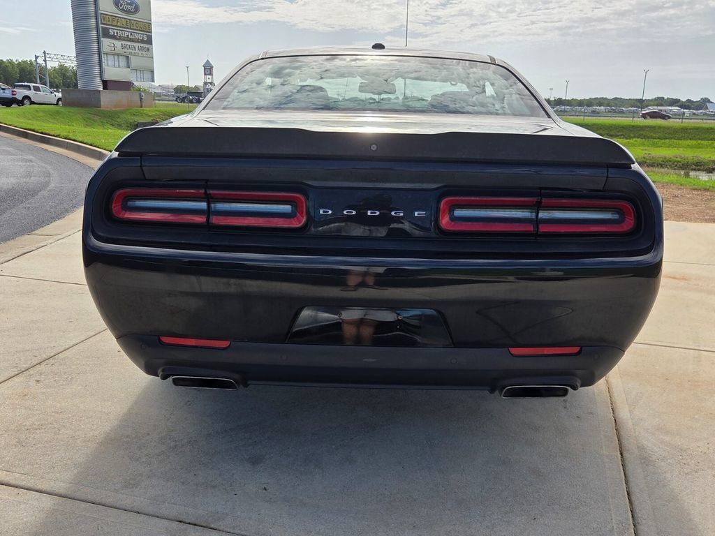 Used 2019 Dodge Challenger R/T w/ Blacktop Package RWD image 7