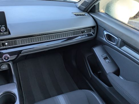 Certified 2025 Honda Civic Sport image 22