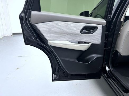 Used 2023 Nissan Rogue SV image 20