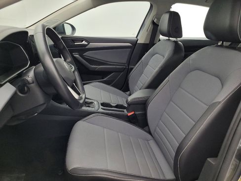 Used 2025 Volkswagen Jetta SE FWD image 17