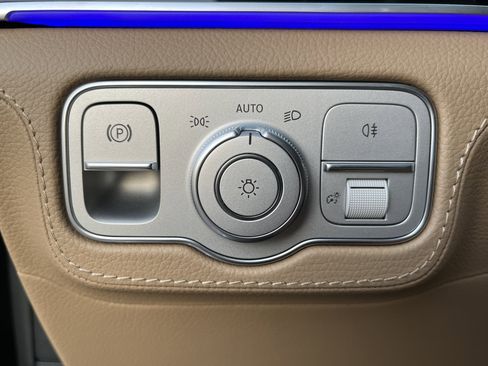 Used 2026 Mercedes-Benz GLS 450 4MATIC image 25