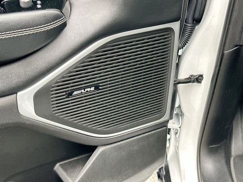 Used 2023 Jeep Wagoneer Series III w/ Preferred Equipment Group image 18