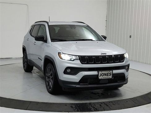 New 2026 Jeep Compass Latitude image 2
