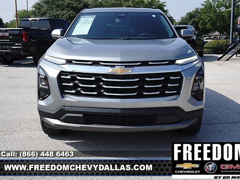 Used 2026 Chevrolet Equinox LT FWD image 2