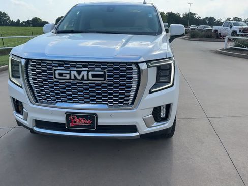 Used 2021 GMC Yukon Denali w/ Denali Premium Package RWD image 3